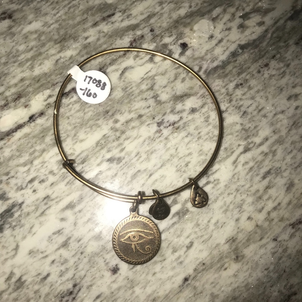 eye Alex and ani